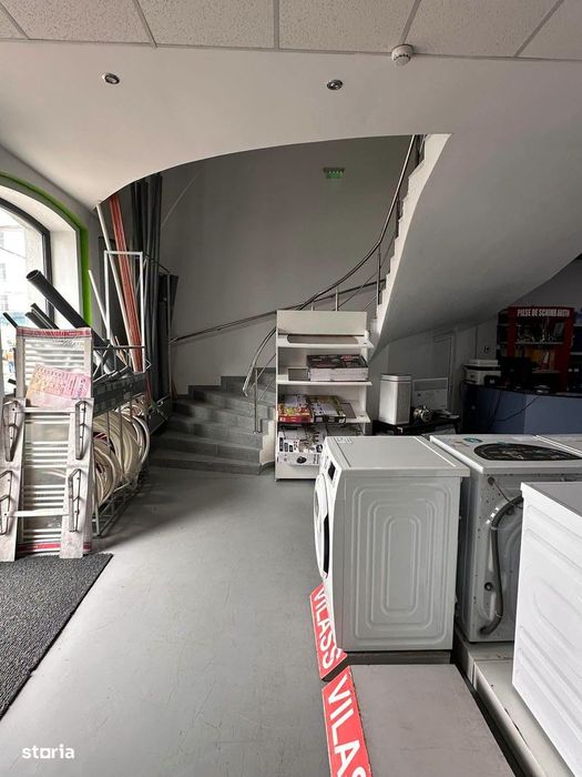 De inchiriat spatiu comercial in Roman, teren de 680mp, deschidere 21m