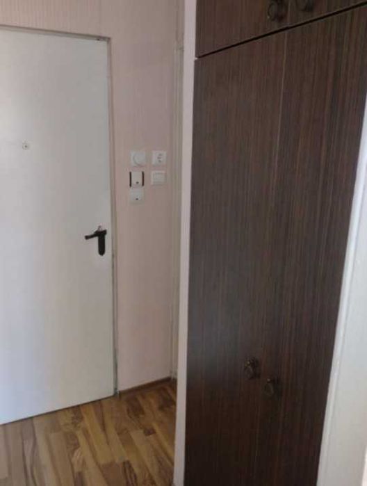 Дава се под наем Едностаен апартамент в София, Център - 28 кв.м за 225 € - Снимка #2