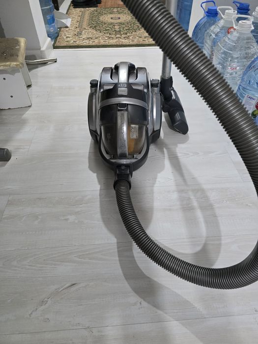 Продам пылесос LG compressor