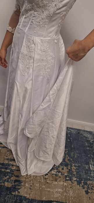 Rochie de mireasa  alba ca in imagine