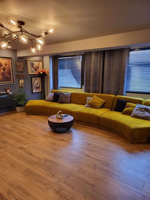 Продава се Четиристаен апартамент в Бургас, Пристанище Бургас - 120 кв.м за 1909 €/кв.м - Снимка #1