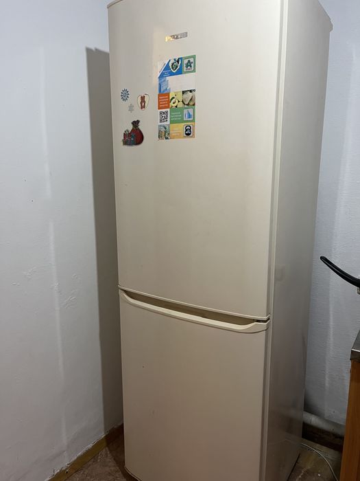 Почти новый холодилник сатылады!