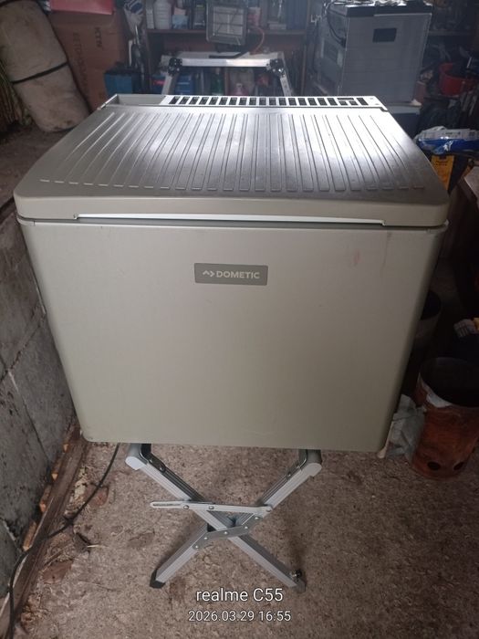 Стойка за къмпинг хладилник