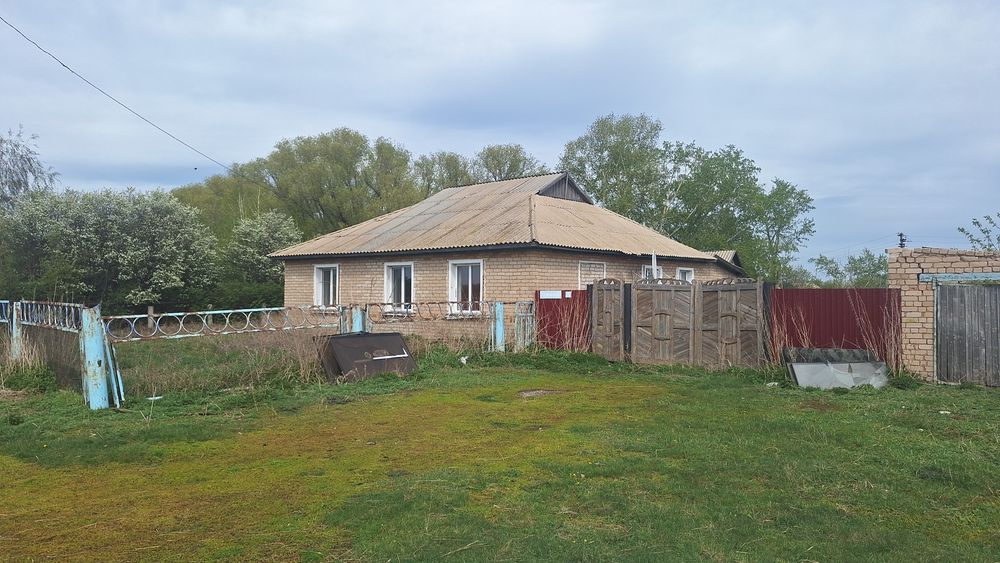 Продам дом вместе базой