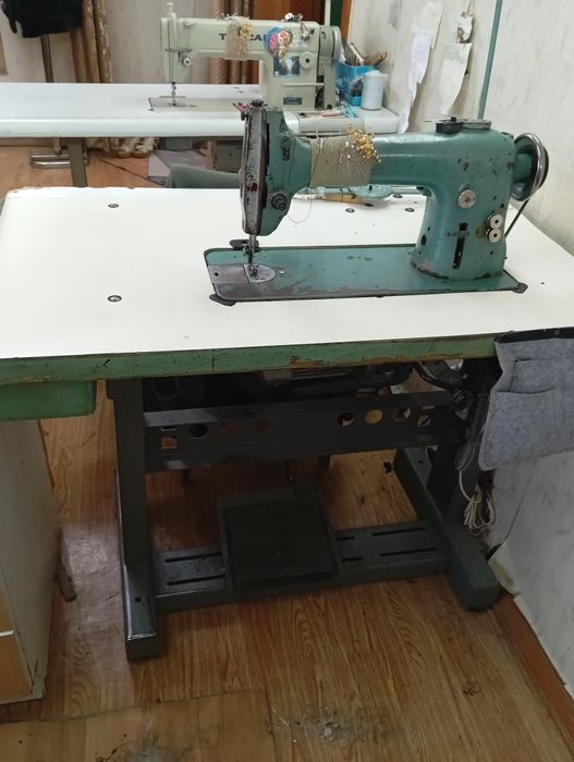 Продам швейную машину