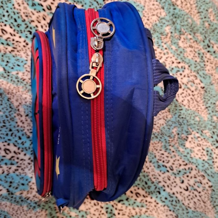 Продаются рюкзаки на девочку и мальчика