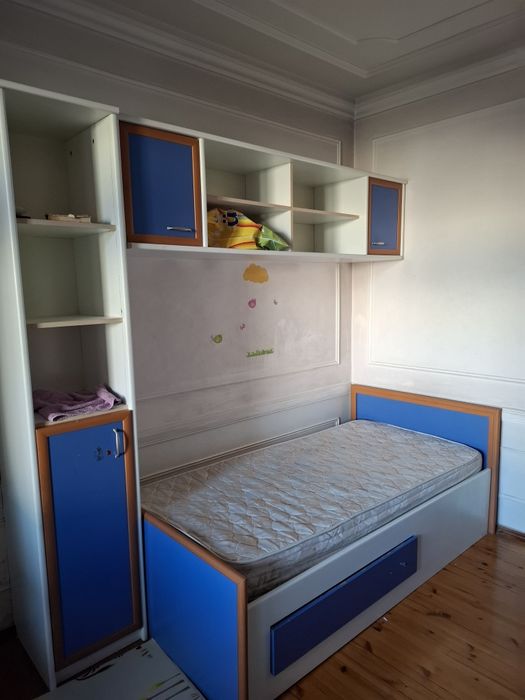 Срочно продаётся спальный гарнитур