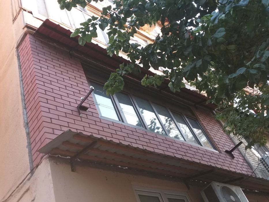 Делаю кладку балкона,установка козырков