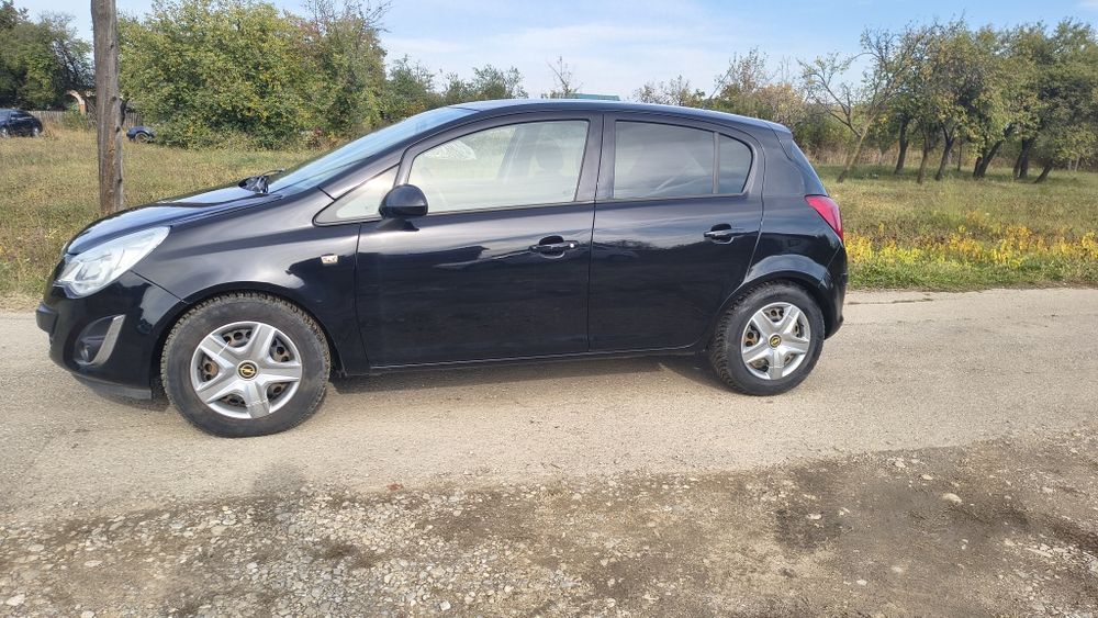 Opel CORSA 2011/ Facelift/ 1.2 benzina
