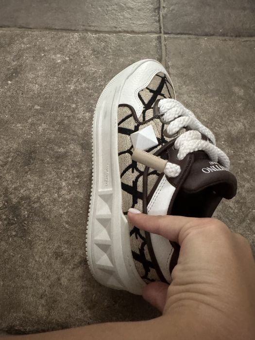 Кецове кафяво с бяло