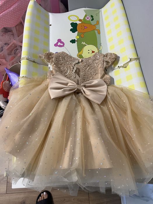 Детски рокли за повод