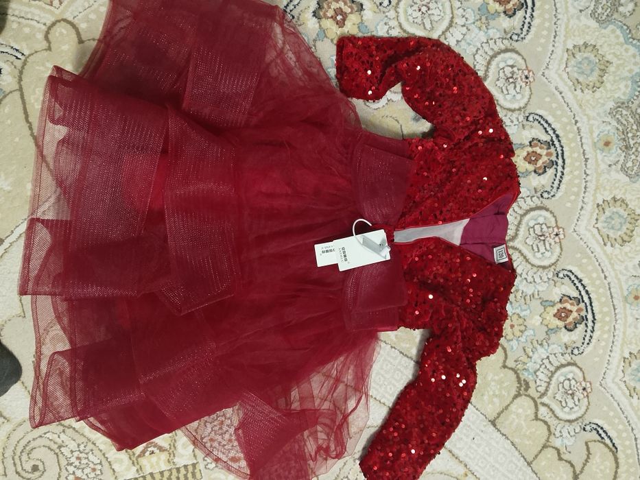 Детское красное платье