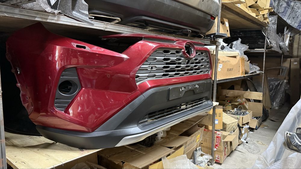 Продам Решетка на toyota rav4