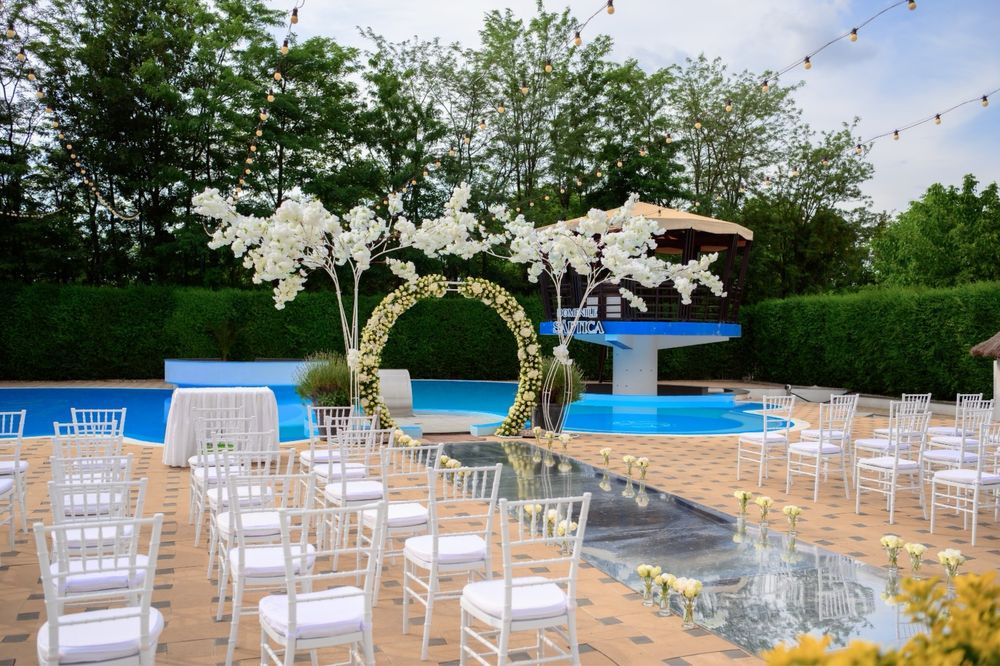 Oglind magica, cabina foto,platforma 360,fum greu, scaune, mese, flori