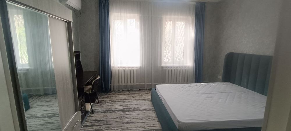 Аренда 3 комнаты есть маленький дворик ор. Авиагородок