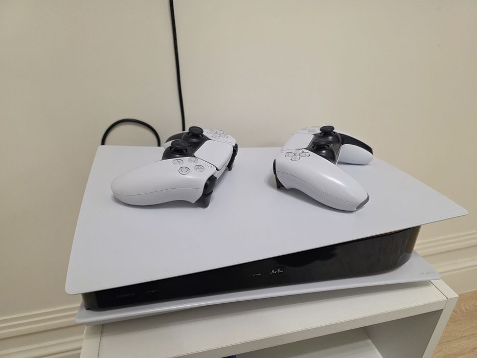 Продам playstation 5.