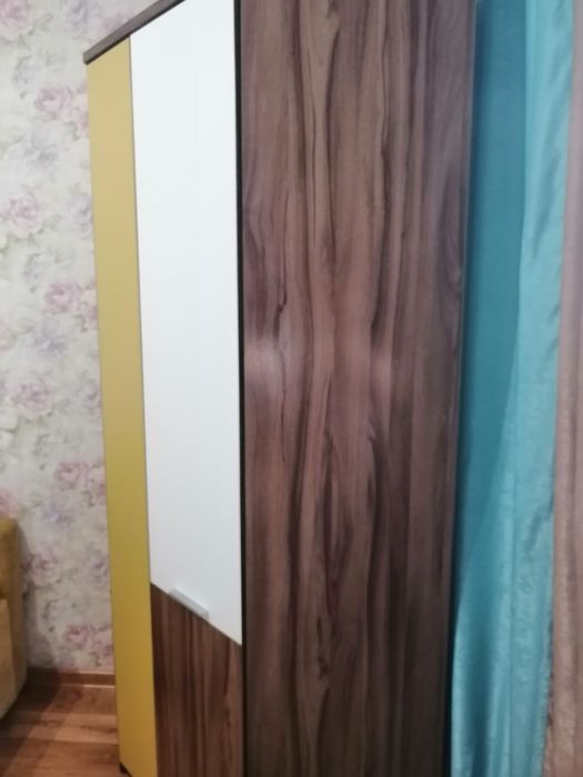 Продам угловой шкаф