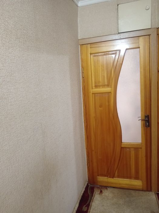 Chilonzor farxod bozoriga yaqin 2 xonali razdelni ijaraga beriladi