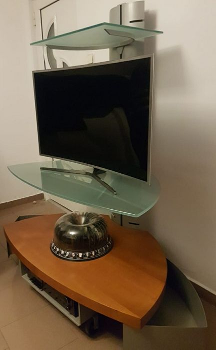 Стойка за телевизор