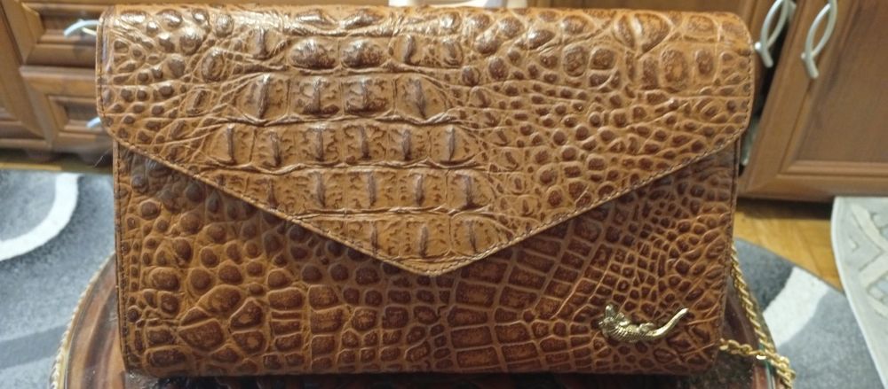 Geantă autentică din piele de crocodil, lucrată manual, culoare coniac