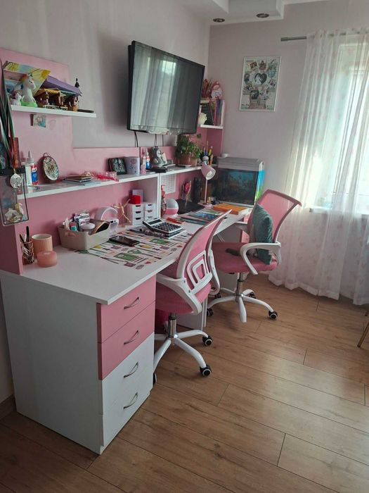 Поръчково обзавеждане за момичешка детска стая, с тайно скривалище