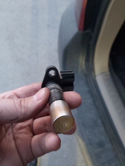 Продам датчик коленчатого вала хайландер камри