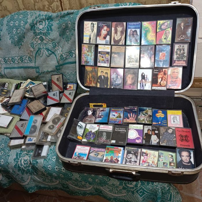 аудио касети 150 броя с оригинален запис .