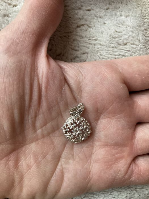 Подставка для украшений и серебро