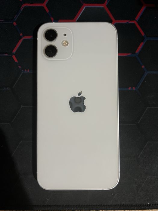 Iphone 12 sotiladi 240$