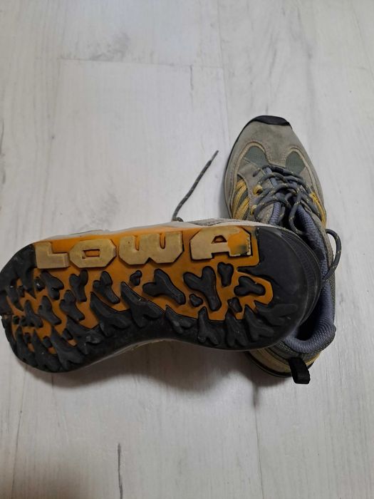 Туристически обувки Lowa 36