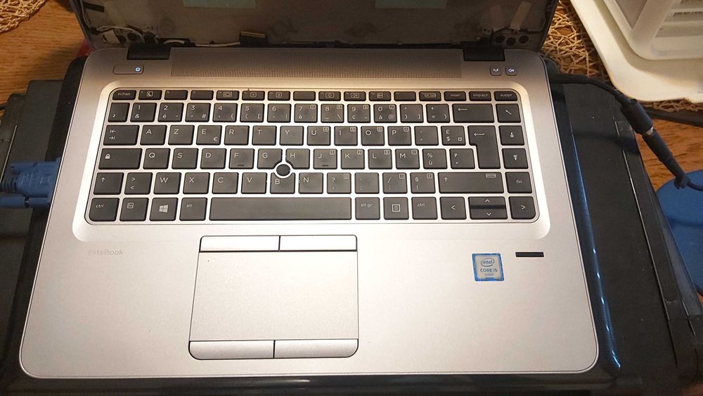 Vând laptop HP Elitebook 840 G3 i5,DDR4,tastatura iluminata,incomplet