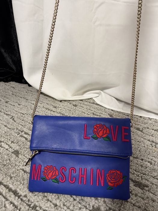 Чанта бижу на Love Moschino