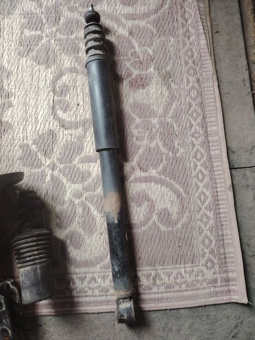 Стойки, пружины на Рено Логан.