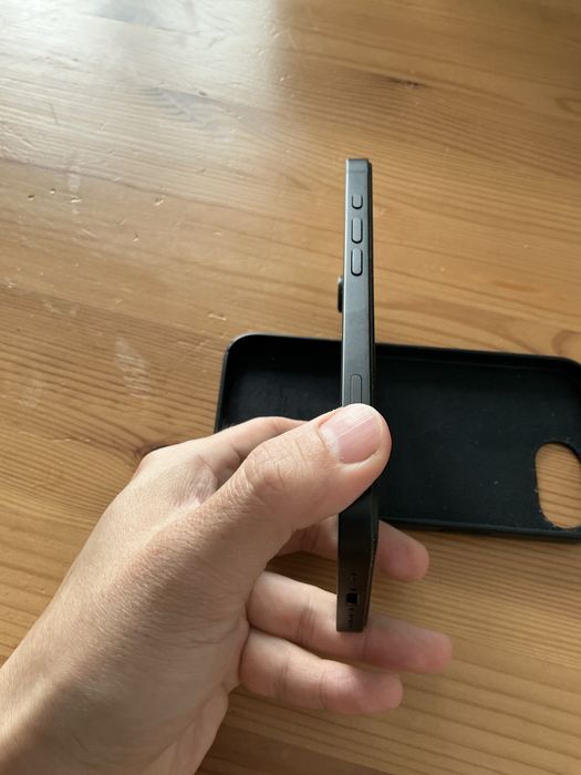 iPhone 16e с гарантией