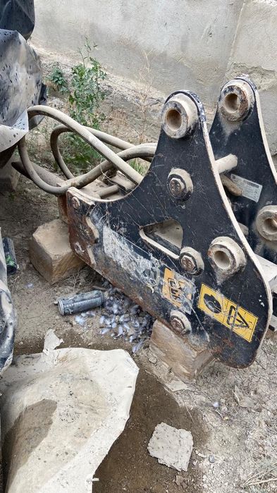 Гидромолот универсальное на JCB и HMK
