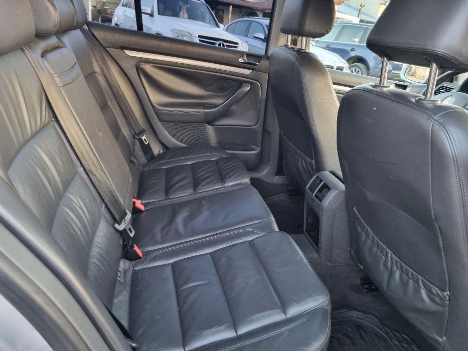 Volkswagen Golf V an 2005 1.4i         1099 euro!