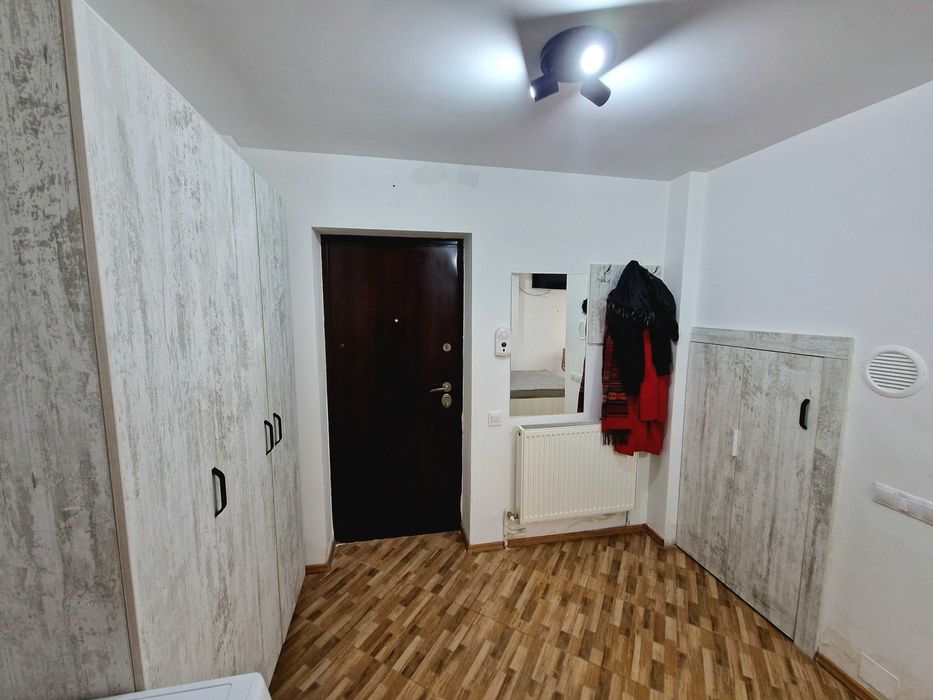 Proprietar vand garsoniera / studio Eroii Revolutiei mobilat și utilat