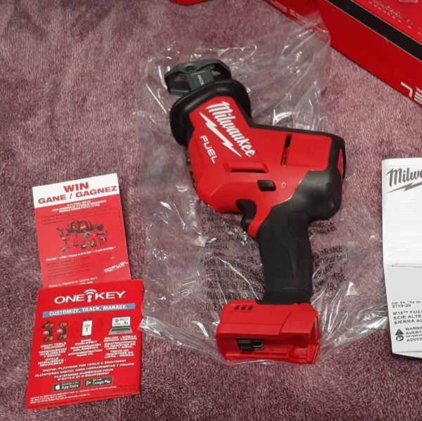 Сабельная пила Milwaukee M18 FHZ-0X
