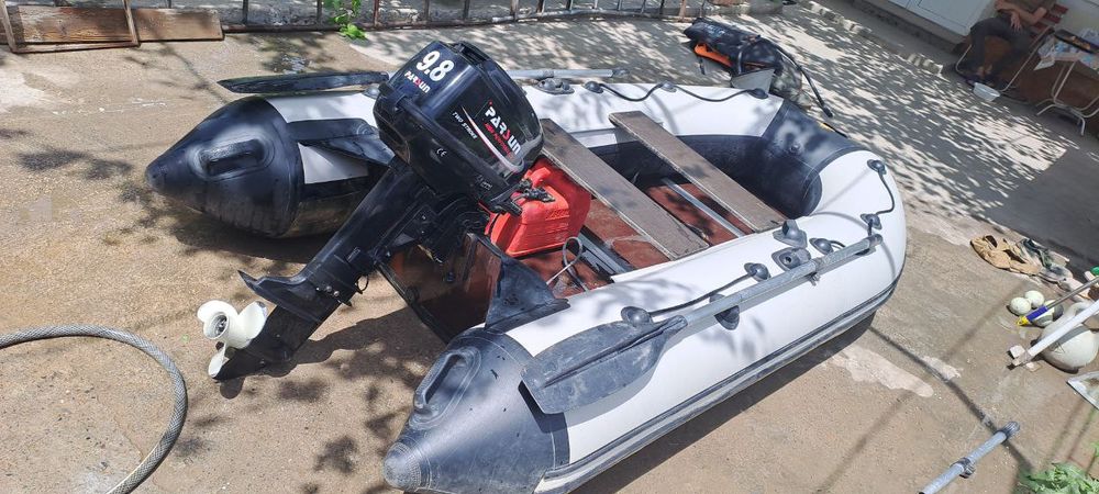 Лодка Rivera с мотором 9.8