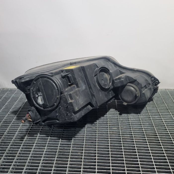 Far Stanga Skoda Yeti 2009 - 2013 SUV 4 Usi (1406) Fara xenon