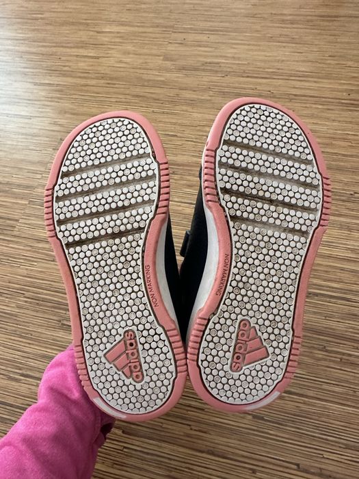 Зимни маратонки adidas за момиме 29 номер