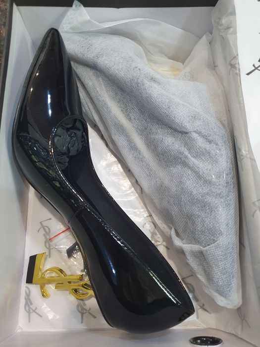 Каблуки Yves Saint Laurent