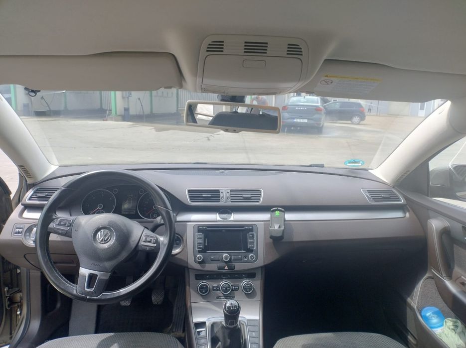 Vand wolsvagen passat B7 motor 1.6 disel 105cp stare foarte buna
