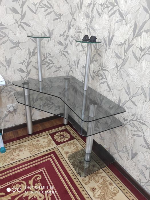 Продается компьютер стол в отличном состоянии