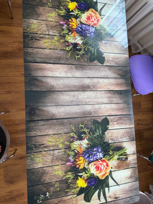 Обеденный стеклянный стол