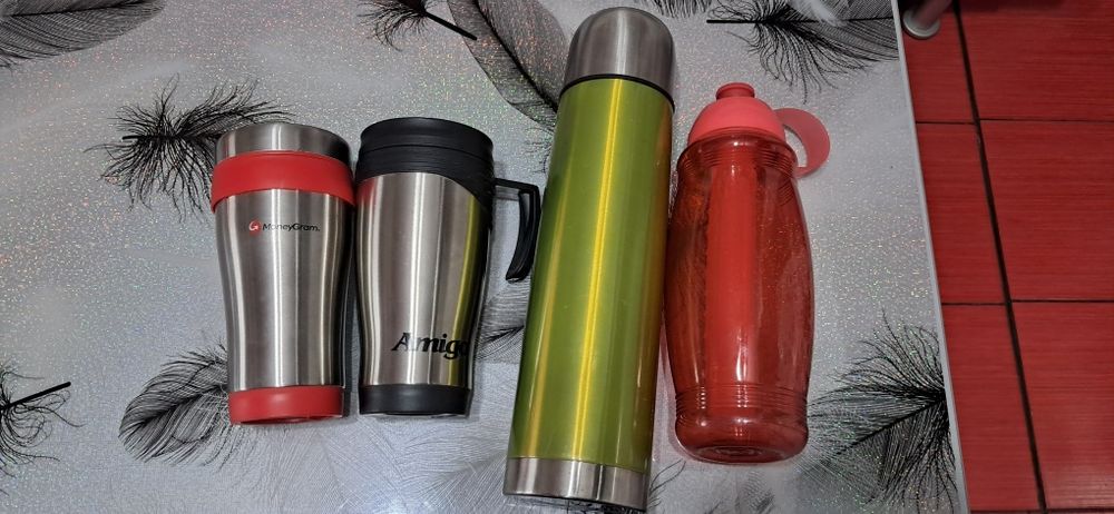 Termos,2 cani cafea,sticla apa