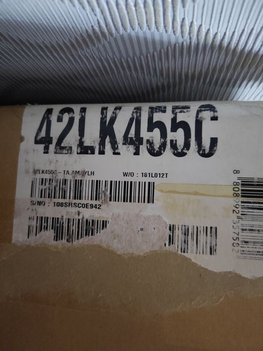 LG 42 LED TV Korobka ideal holatda arzon narxda