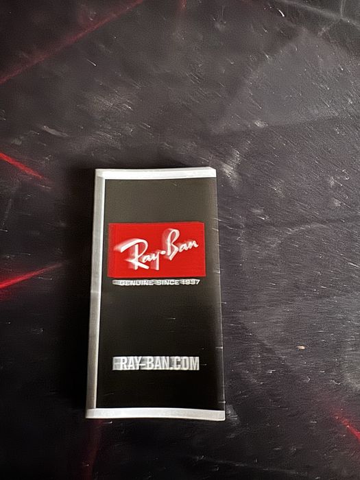 Продавам очила на марката Ray Ban