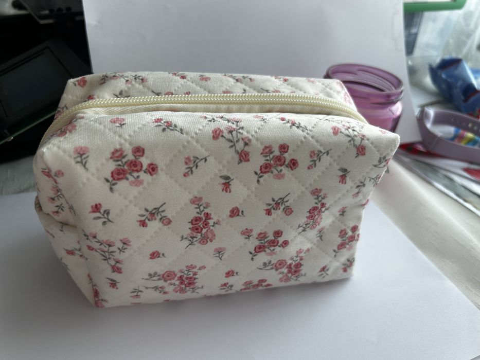 Несесер за гримове