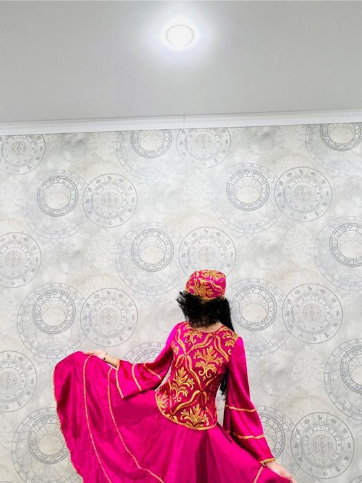 Әр түрлі ұлттық киімдер